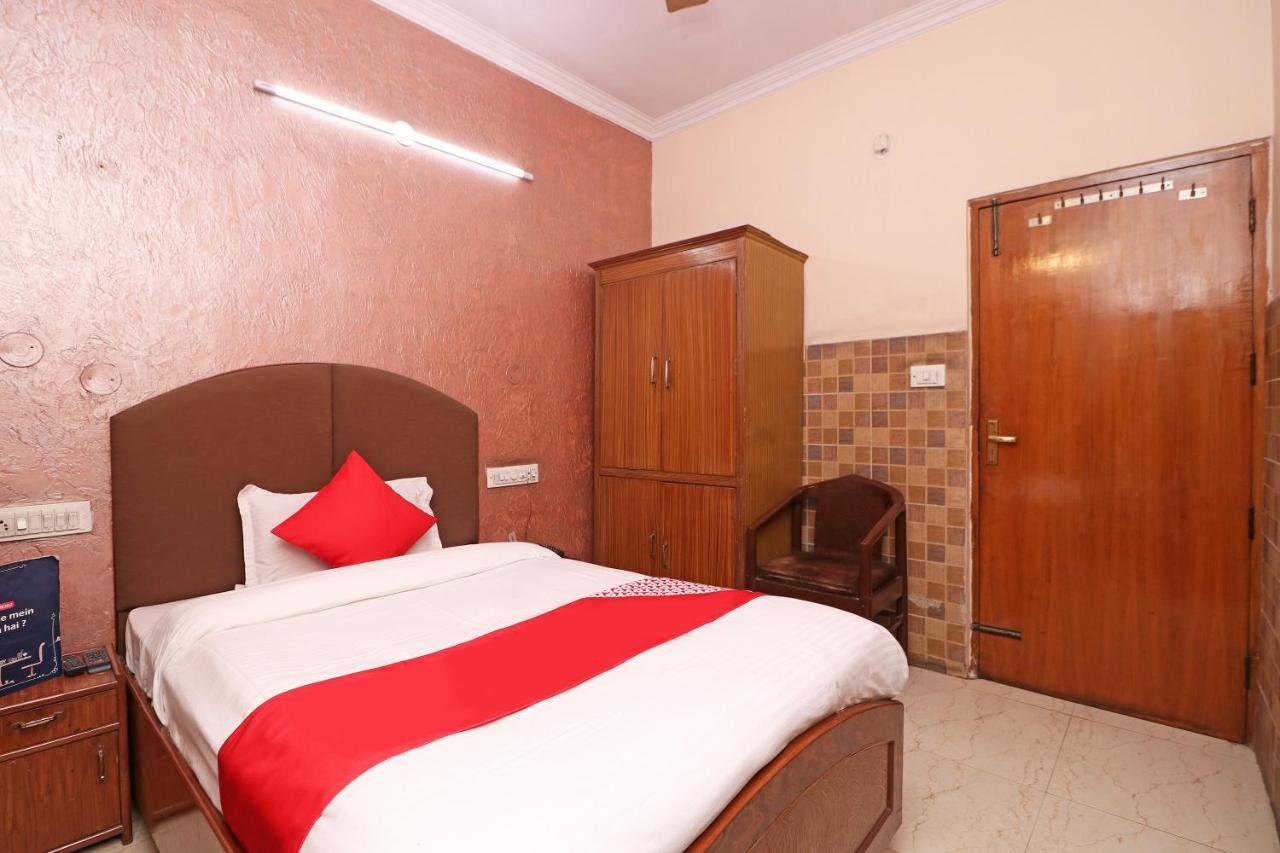 Oyo 29304 Hotel Pooja Yamuna Nagar Exterior photo