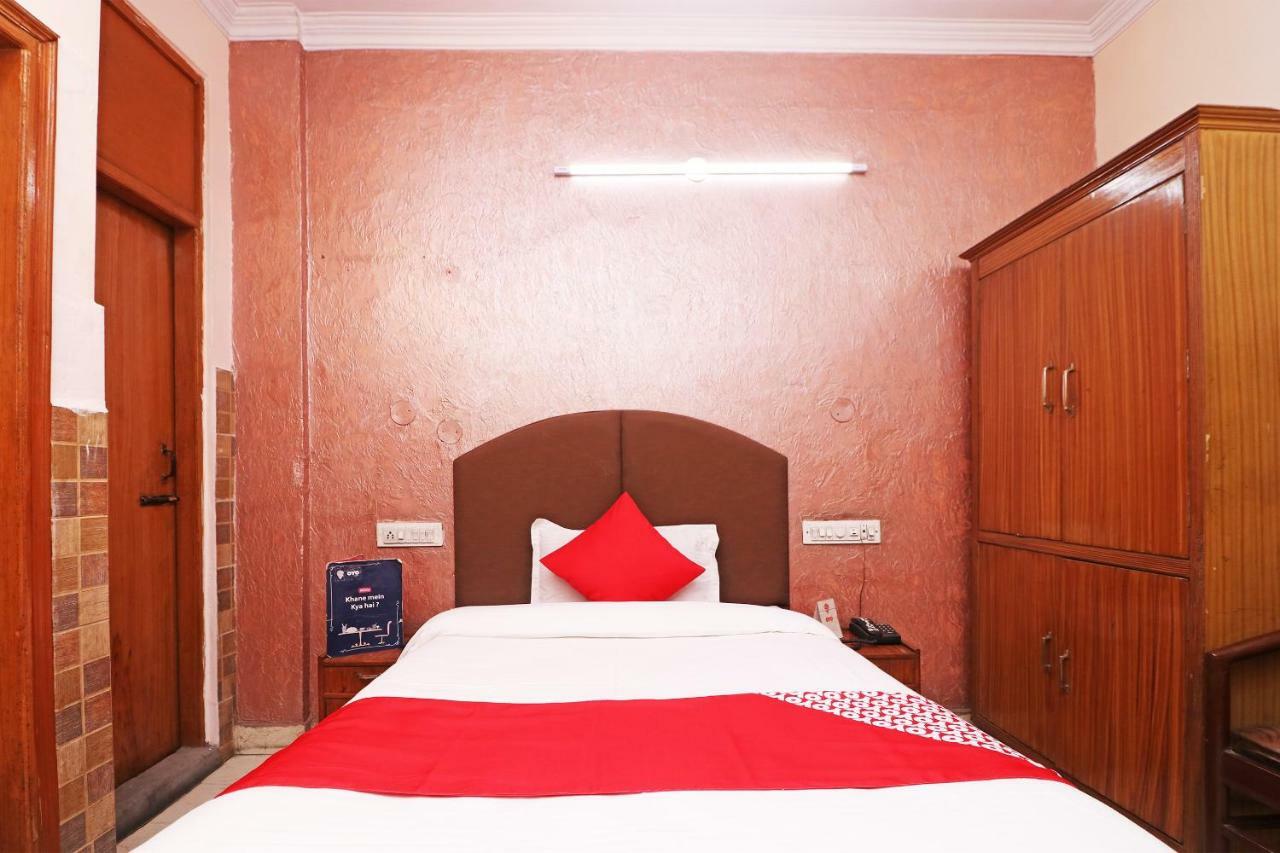 Oyo 29304 Hotel Pooja Yamuna Nagar Exterior photo