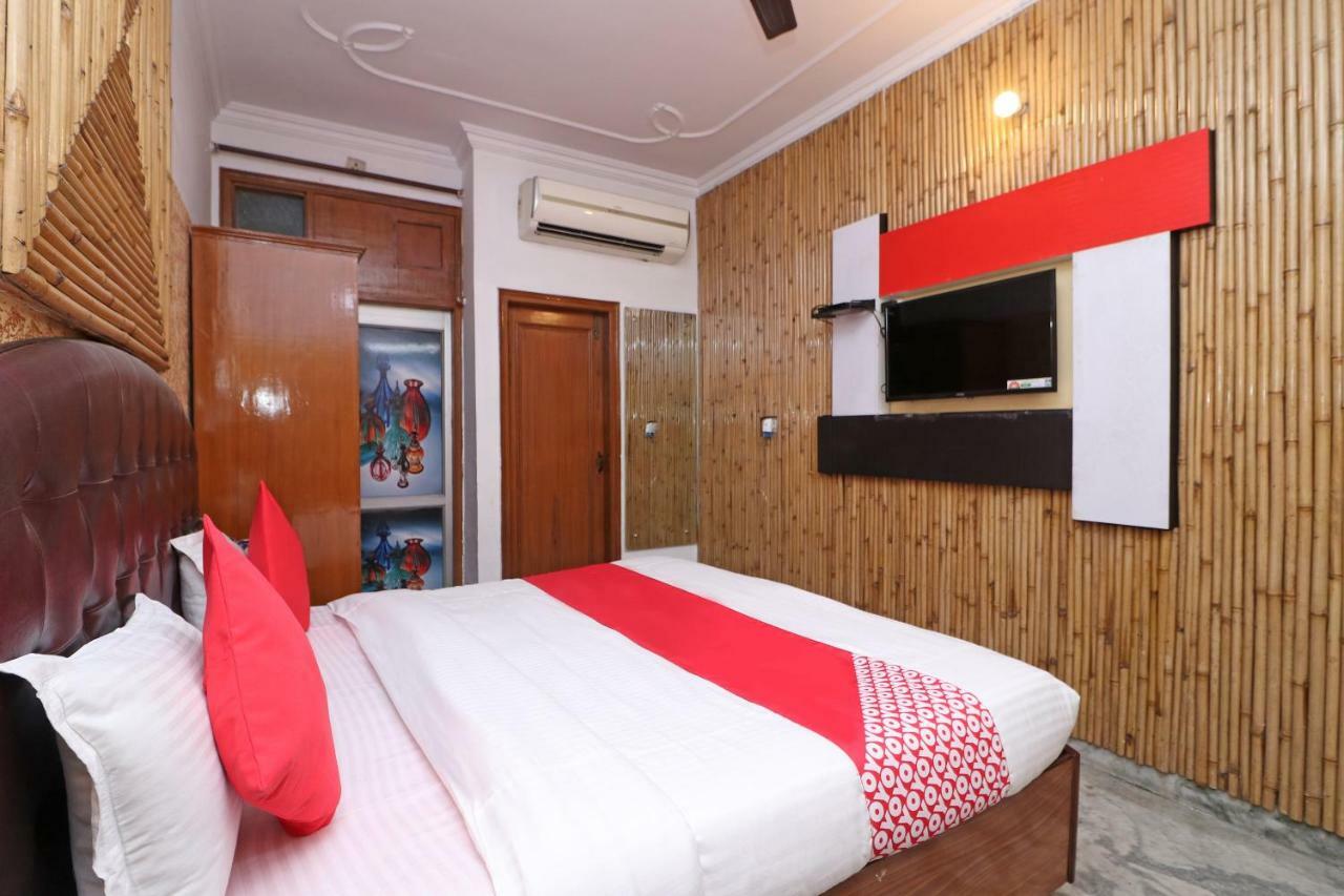 Oyo 29304 Hotel Pooja Yamuna Nagar Exterior photo